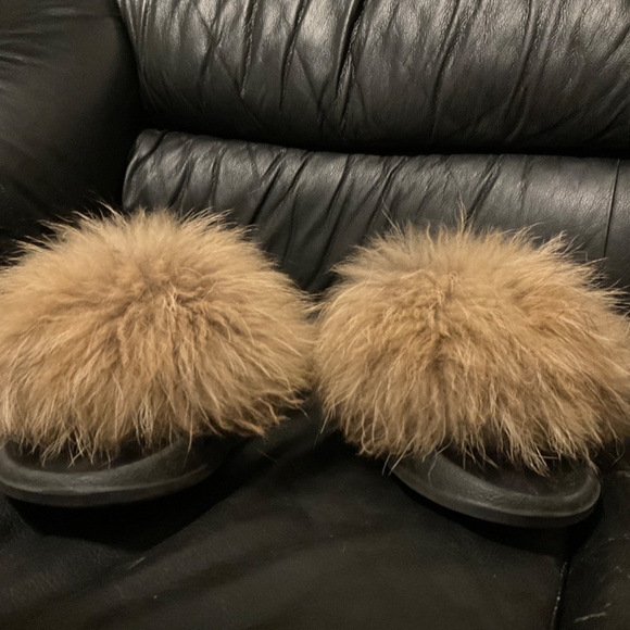 Real Fur Slides - Picture 2 of 4